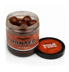 Mikbaits Hunter boilies v dipe Jahoda 250ml